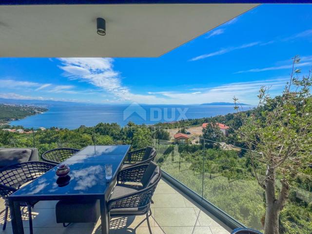 OPATIJA, POBRI - Penthouse oberhalb des Zentrums von Opatija mit Garage, Panoramablick auf das Meer