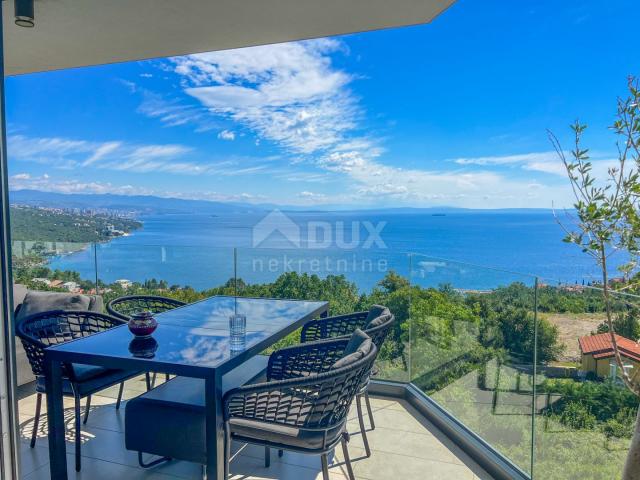 OPATIJA, POBRI - Penthouse oberhalb des Zentrums von Opatija mit Garage, Panoramablick auf das Meer