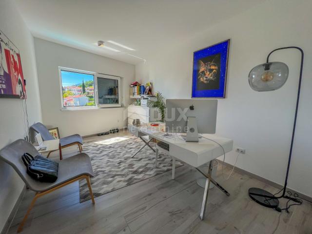 OPATIJA, POBRI - Penthouse oberhalb des Zentrums von Opatija mit Garage, Panoramablick auf das Meer