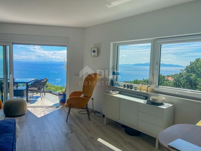 OPATIJA, POBRI - Penthouse oberhalb des Zentrums von Opatija mit Garage, Panoramablick auf das Meer