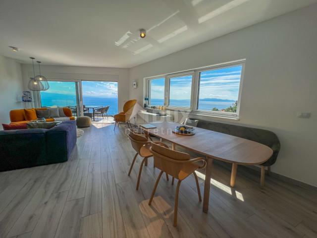 OPATIJA, POBRI - Penthouse oberhalb des Zentrums von Opatija mit Garage, Panoramablick auf das Meer