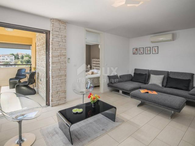 ISTRIA, POREČ - Luxurious apartment in the city center with a sea view