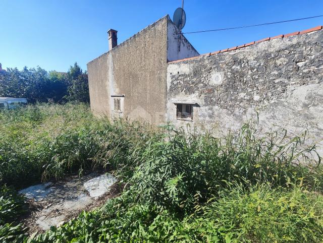 ISTRIEN, PULA Schönes Haus mit Garten in toller Lage