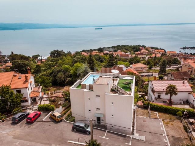 OPATIJA, IČIĆI - Wohnung 79m2 mit Garten in einem neueren Gebäude mit Swimmingpool auf dem Dach, Mee