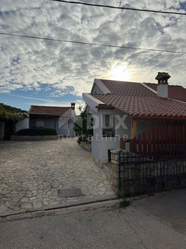 PAŠMAN ISLAND, KRAJ - PAŠMAN ISLAND, KRAJ - Renovated single-family house with 4 apartments and sea 