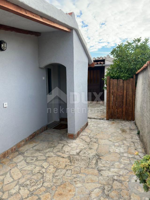 PAŠMAN ISLAND, KRAJ - PAŠMAN ISLAND, KRAJ - Renovated single-family house with 4 apartments and sea 