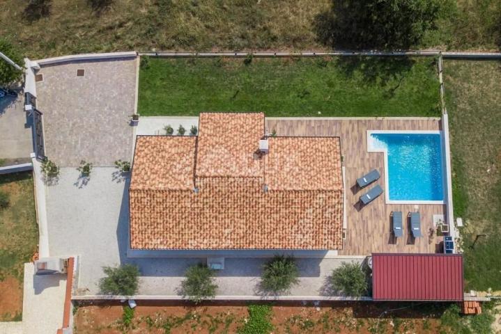 ISTRIA, POREČ - Neat one-story house with a large garden