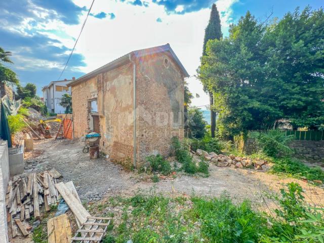 OPATIJA, ZENTRUM - Rustikales Steinhaus mit Garten oberhalb des Zentrums von Opatija, Meerblick