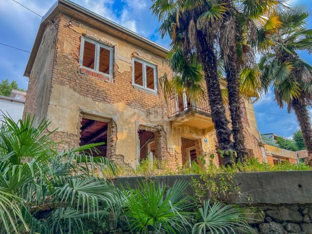 OPATIJA, ZENTRUM - Rustikales Steinhaus mit Garten oberhalb des Zentrums von Opatija, Meerblick