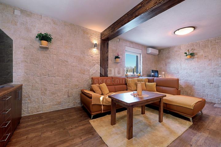 NOVIGRAD, PRIDRAGA - stone villa in a unique location