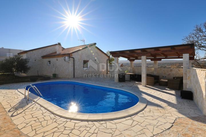 NOVIGRAD, PRIDRAGA - stone villa in a unique location