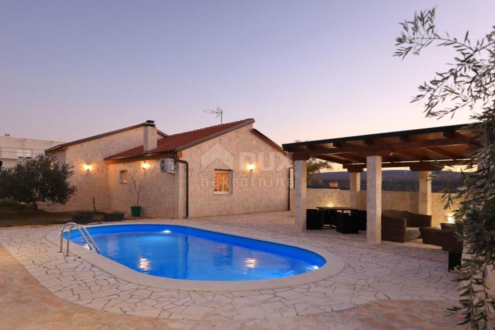 NOVIGRAD, PRIDRAGA - stone villa in a unique location