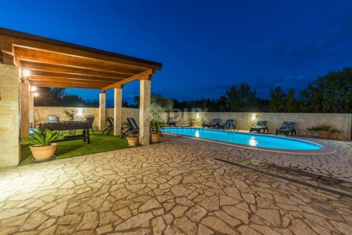 NOVIGRAD, PRIDRAGA - stone villa in a unique location