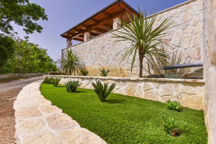 NOVIGRAD, PRIDRAGA - stone villa in a unique location