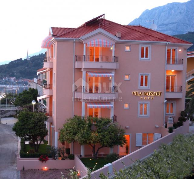 MAKARSKA, PODGORA – Apartment mit Balkon und Meerblick