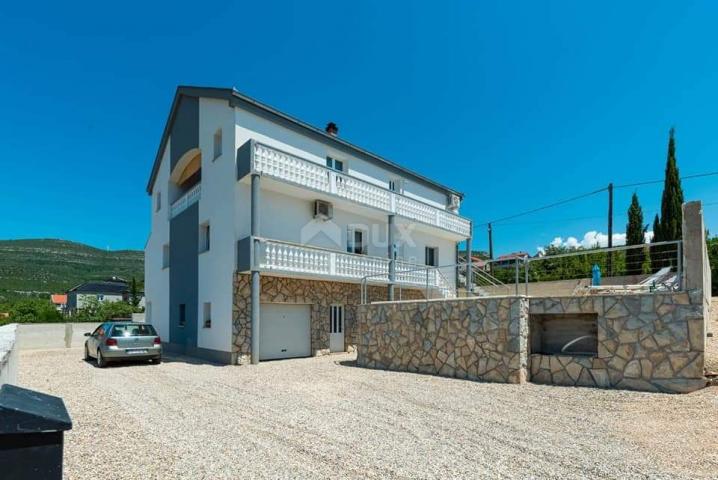 ZADAR, GORNJI KARIN - Modernes Haus mit Pool und Meerblick