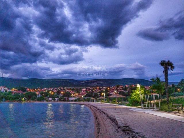 ZADAR, GORNJI KARIN - Modernes Haus mit Pool und Meerblick