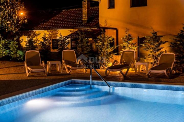 OPATIJA, LOVRAN, IKA- villa 380m2 s panoramskim pogledom na more i bazenom + uređena okućnica 700m2