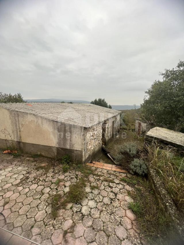 ISTRIEN, LABIN - Haus am Dorfrand mit Blick auf die Natur