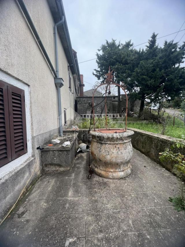 ISTRIEN, LABIN - Haus am Dorfrand mit Blick auf die Natur