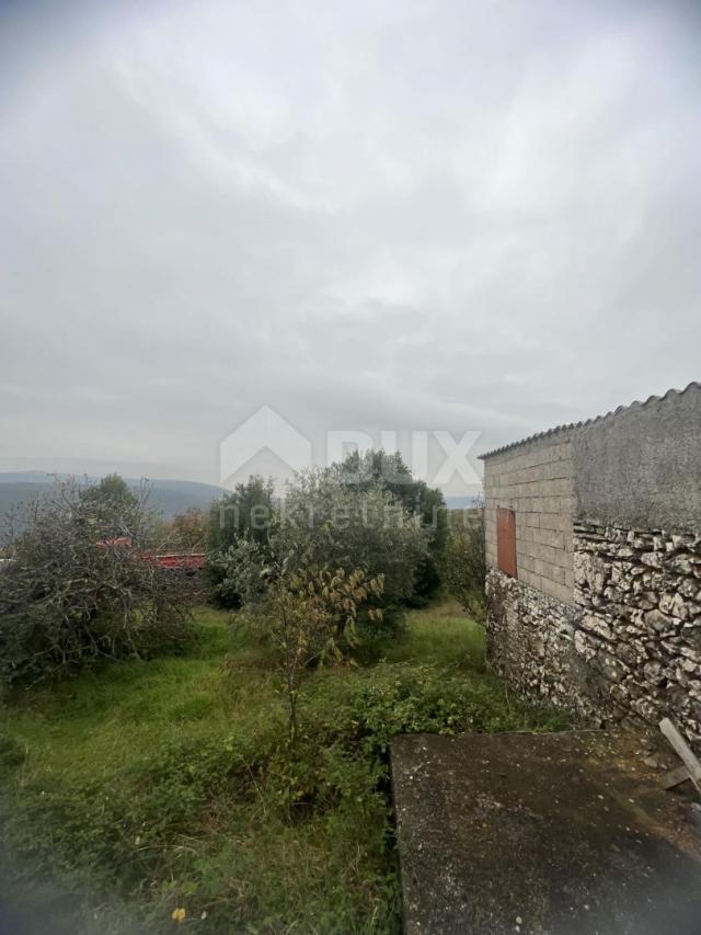 ISTRIEN, LABIN - Haus am Dorfrand mit Blick auf die Natur