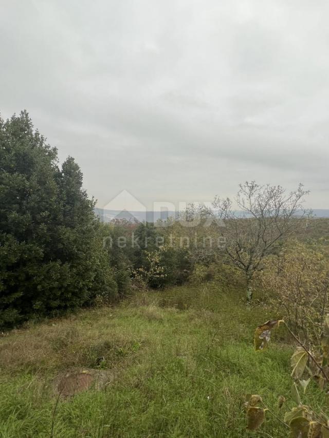 ISTRIEN, LABIN - Haus am Dorfrand mit Blick auf die Natur