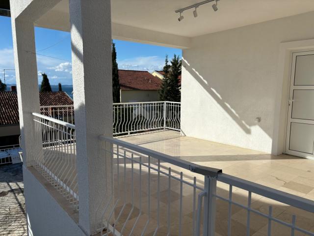 PAKOŠTANE, DRAGE - Apartmenthaus mit Meerblick