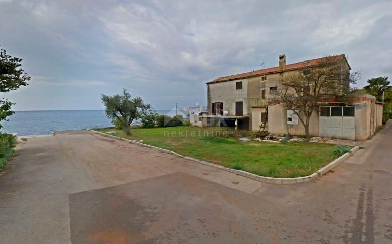 ISTRIA, NOVIGRAD - House by the sea