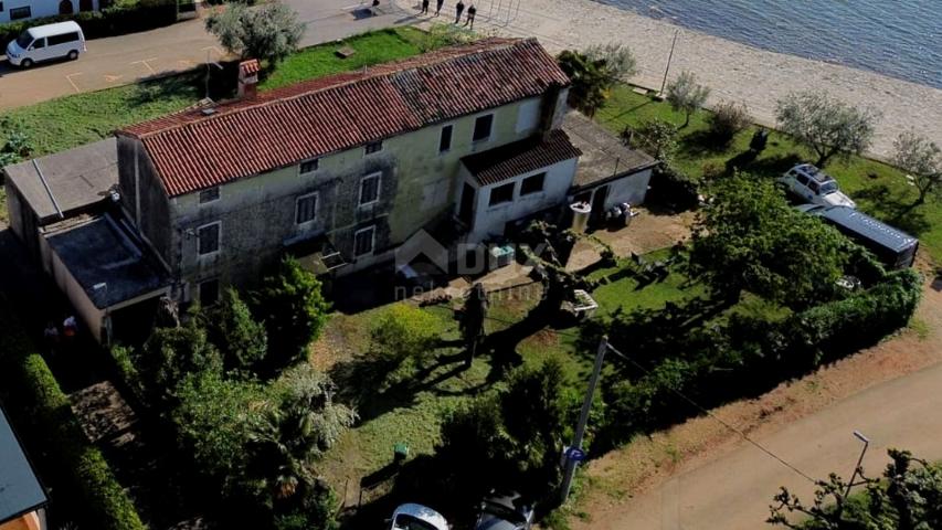 ISTRIA, NOVIGRAD - House by the sea