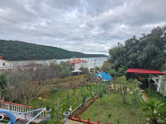 OTOK RAB, KAMPOR - Kuća s apartmanima 100 m od mora