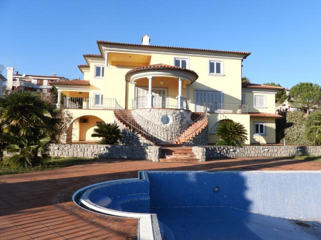 OPATIJA, POBRI - Villa / dreistöckiges Haus - freistehend 505m² + 1240m2 Umgebung