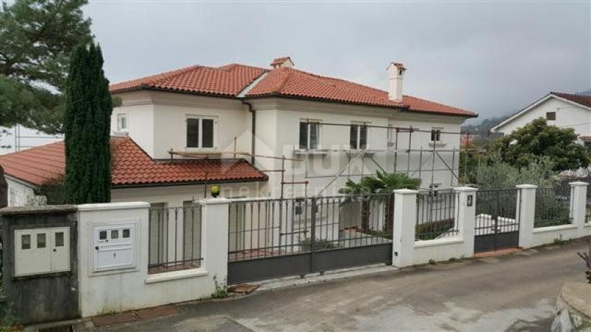 OPATIJA, POBRI - Villa / dreistöckiges Haus - freistehend 505m² + 1240m2 Umgebung