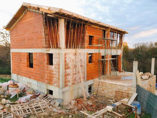 ISTRIA, BARBAN - House under construction with 3 residential units, auxiliary facility and swimming 