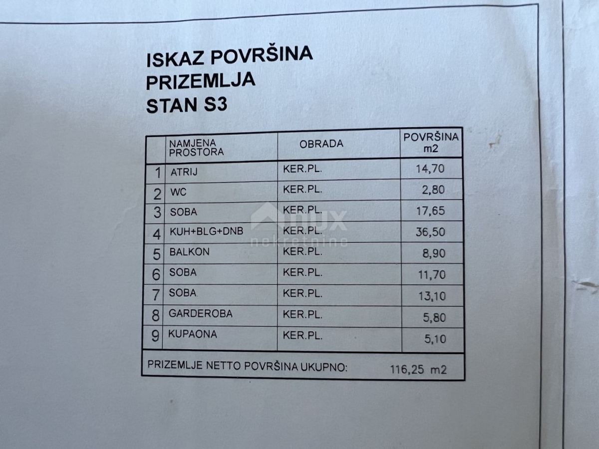 RIJEKA, HRELJIN - nova kuća s dva velika stana s bazenom, parkingom, okućnicom i đelomičnim pogledom