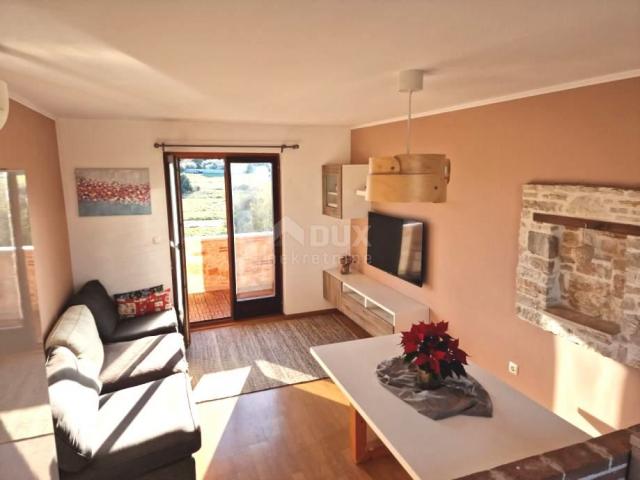 ISTRIA, PULA - Two-storey 4-bedroom apartment in Valdebek, 95 m2