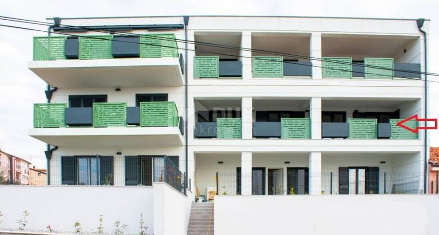 ISTRIEN, NOVIGRAD - Apartment im ersten Stock mit großzügiger Terrasse, nah am Meer!