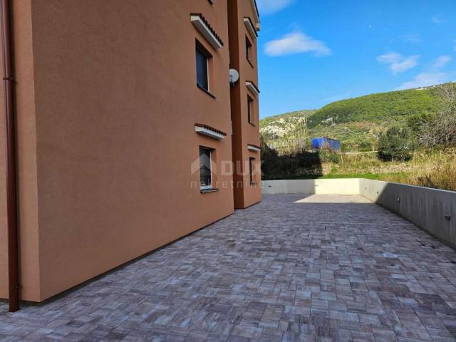 RAB ISLAND, BANJOL - Two-story apartment with a gallery near the sea