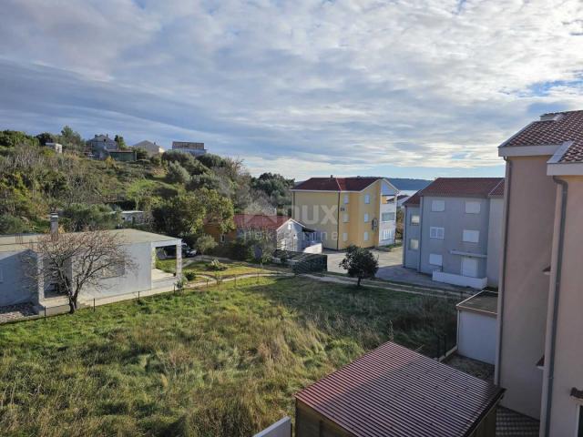 RAB ISLAND, BANJOL - Two-story apartment with a gallery near the sea