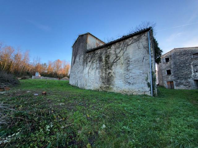 ISTRA, MOTOVUN - Samostojeća starina za adaptaciju