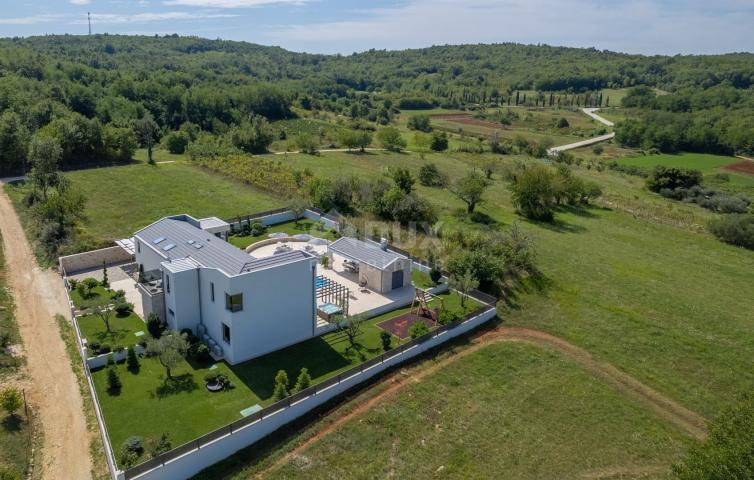 ISTRA, MOTOVUN - Impresivna luksuzna vila