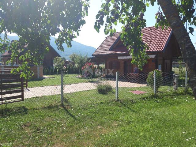 OTOČAC, LIČKO LEŠČE - Idyllisches Haus mit Swimmingpool