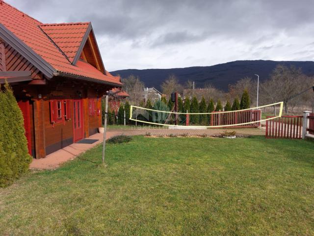 OTOČAC, LIČKO LEŠČE - Idyllisches Haus mit Swimmingpool