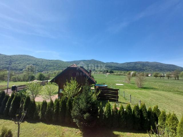 OTOČAC, LIČKO LEŠČE - Idyllisches Haus mit Swimmingpool