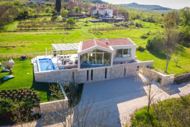 ISTRIEN, MOTOVUN Unwirkliche Villa mit wunderschöner Aussicht!