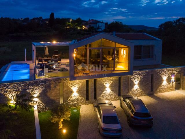 ISTRIEN, MOTOVUN Unwirkliche Villa mit wunderschöner Aussicht!