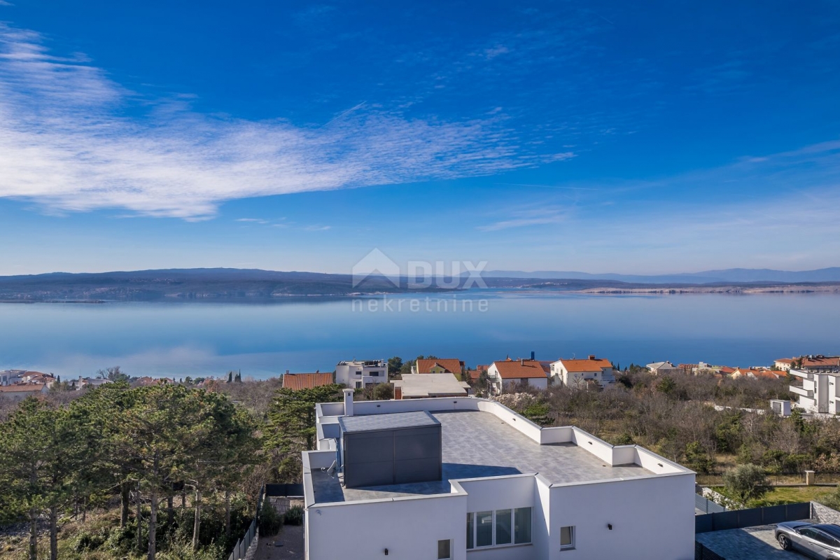 CRIKVENICA - Prostrana vila s panoramskim pogledom na more!