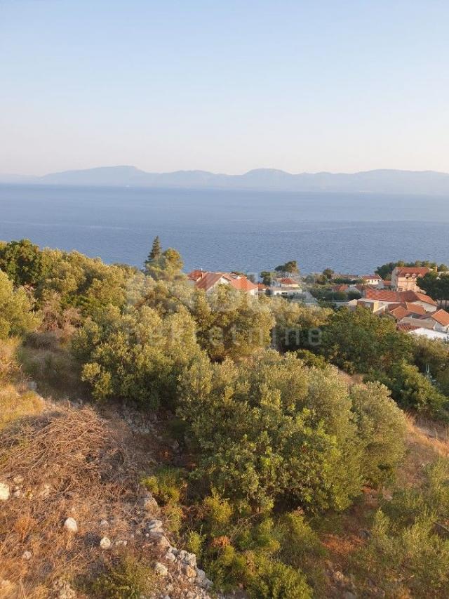 GRADAC, PODACA - zemljište sa izuzetnim pogledom na more