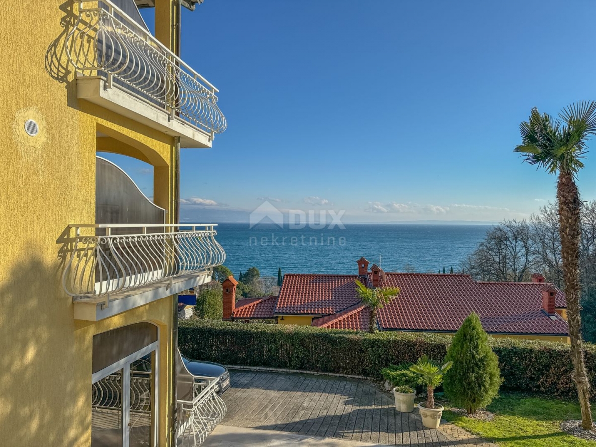 OPATIJA, LOVRAN – elegante Wohnung von 91 m2 in einem Haus, 300 m vom Meer entfernt, Aussicht, Terra