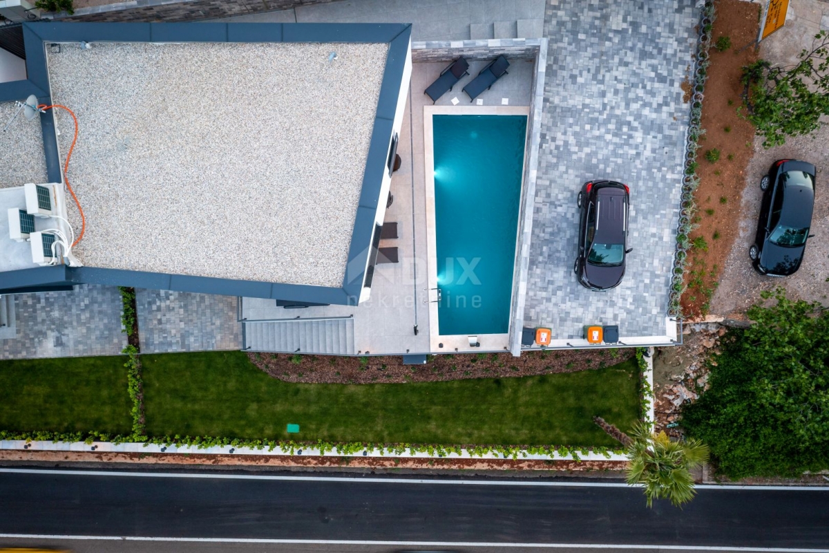 OPATIJA, MOŠĆENIČKA DRAGA – zwei neue Villen mit Swimmingpool, 410 m2 + 225 m2 mit Garten, Möbeln un