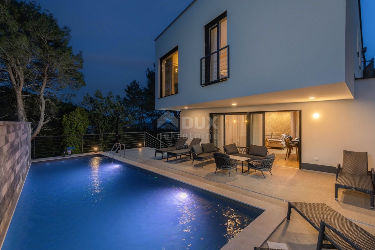 OPATIJA, MOŠĆENIČKA DRAGA – zwei neue Villen mit Swimmingpool, 410 m2 + 225 m2 mit Garten, Möbeln un